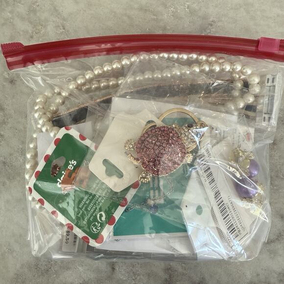 AMAZING VALUE NWT Mixed Jewelry lot - Earrings, Necklaces, Gifts - Picture 1 of 3